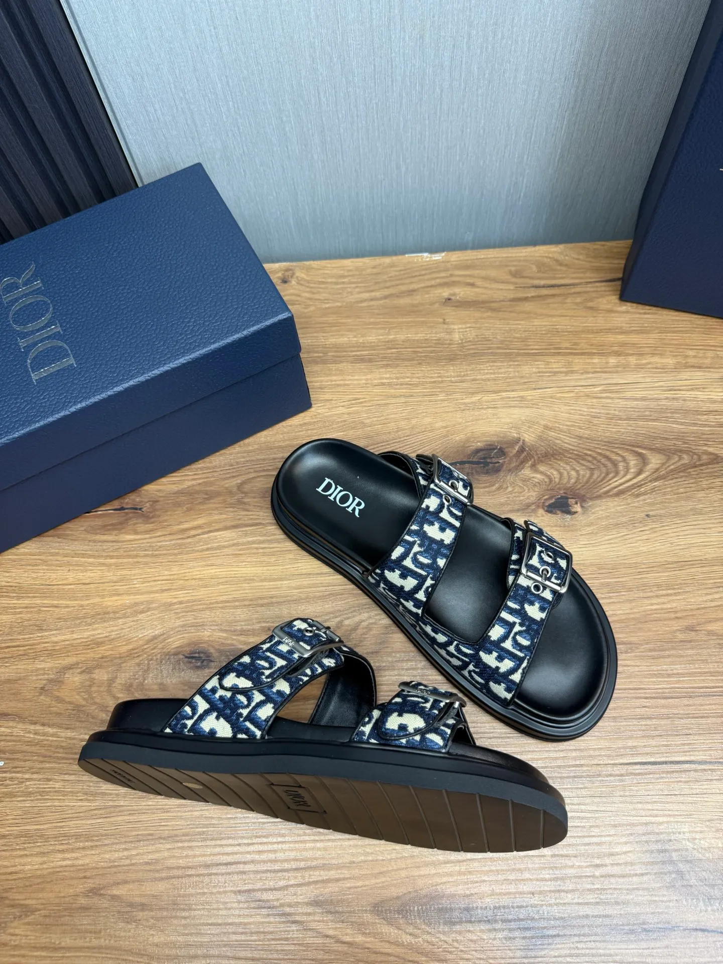 Men's shoes 💰300💰 Dior. Men's slippers 🩴Official website 1:1 production 38-45 yards 45 46 🉑️Customized original material shipped✅